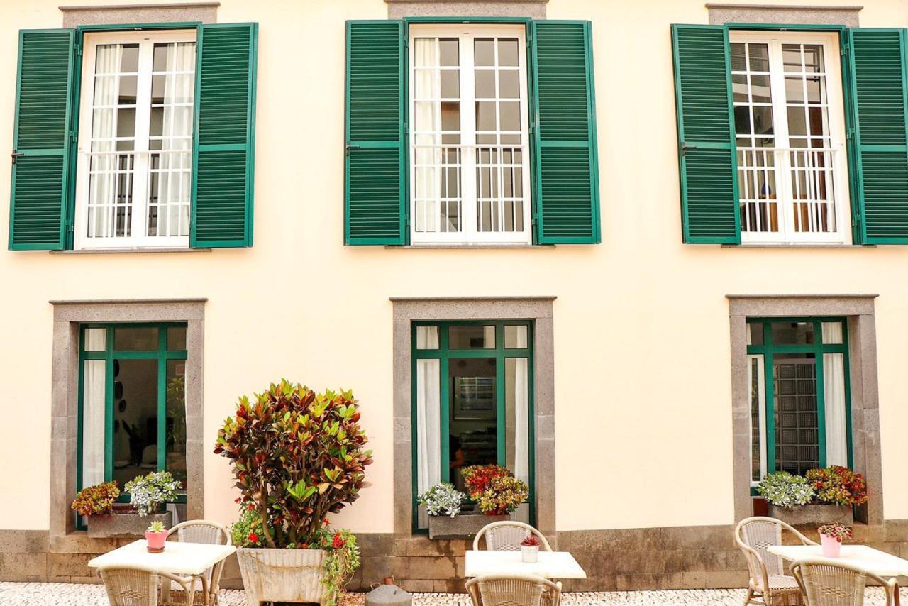 Amparo Hotel Machico  Exterior photo